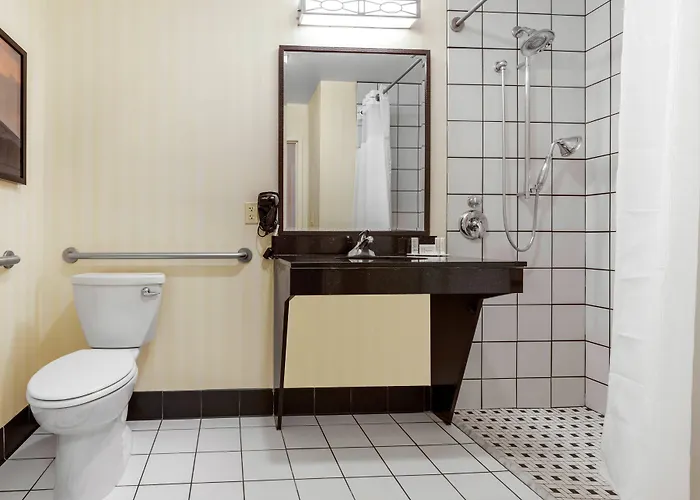 Hotel Fairfield & By Marriott Rockford