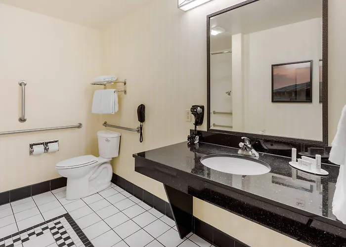 Hotel Fairfield & By Marriott 3*