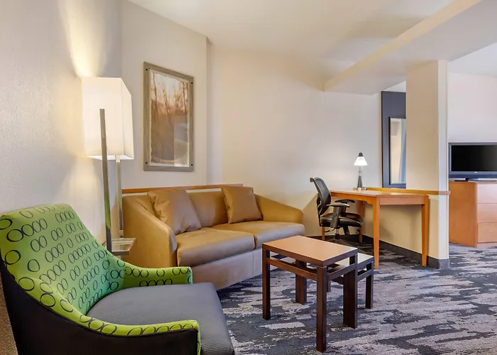 Hotel Fairfield & By Marriott Rockford